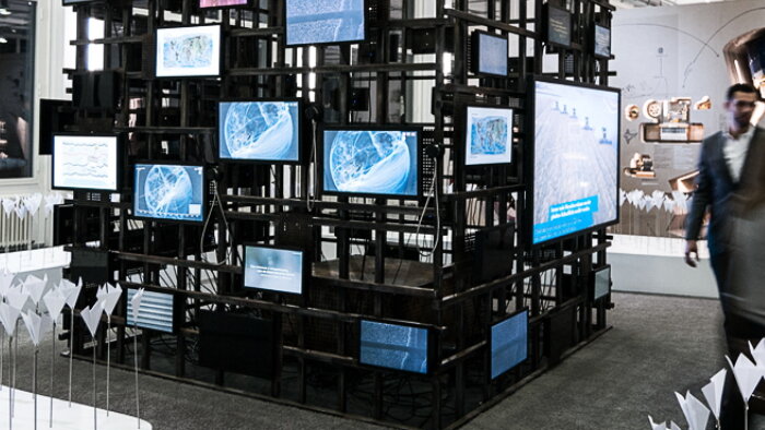 MIKKA Produkte vereinfachen einen nahtlosen Einbau von Monitoren in die digitalen Exponate von Museen | © Deutsches Museum Anthropozän